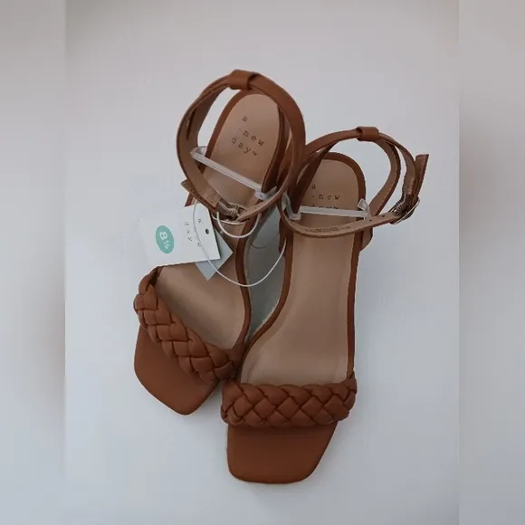 🆕️ A New Day - Lovely Joyce Tan Sandals! ❤️