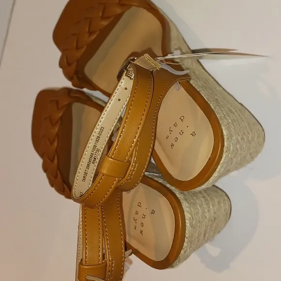 🆕️ A New Day - Lovely Joyce Tan Sandals! ❤️