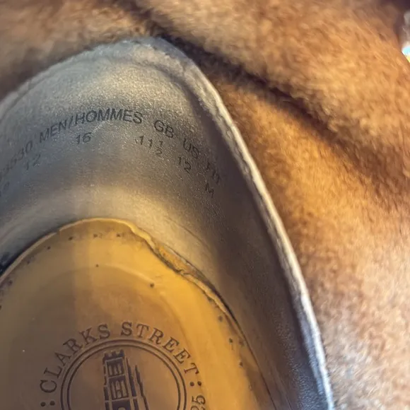 👟 Clark‘s originals Tan lace up leather desert boots with natural crêpe soles