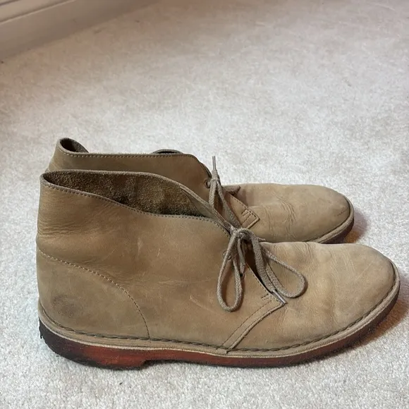 👟 Clark‘s originals Tan lace up leather desert boots with natural crêpe soles