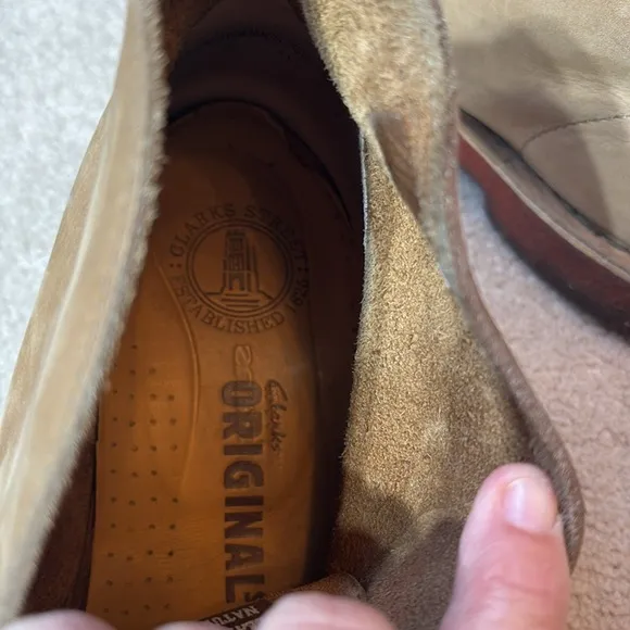 👟 Clark‘s originals Tan lace up leather desert boots with natural crêpe soles