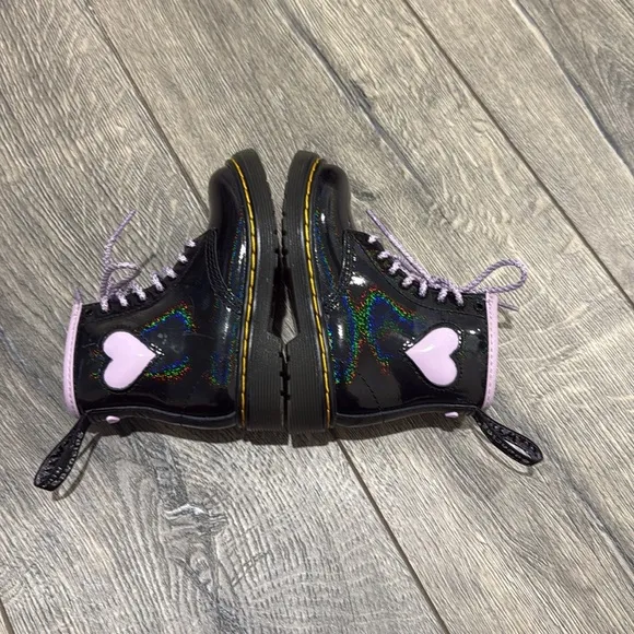 • Dr. Martens • Girls 1460 Softy Heart T Lace &amp; Zip Up Boots Black &amp; Purple 7