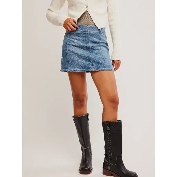 🆕 FREE PEOPLE We The Free Daylight Denim Mini Skirt / Daybreak