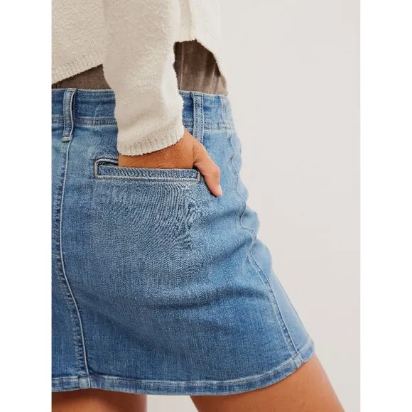 🆕 FREE PEOPLE We The Free Daylight Denim Mini Skirt / Daybreak