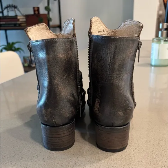 🦅 Freebird by Steven Grady Ice Gray / Brown Studded Leather Ankle Boots Booties
