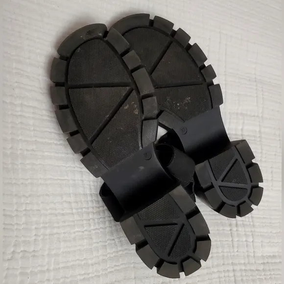 🖤 Madden Girl Harley 🖤 Black Strappy Block Heel Sandals Size 10 Classic Boho