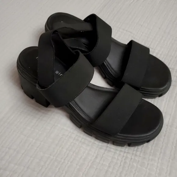 🖤 Madden Girl Harley 🖤 Black Strappy Block Heel Sandals Size 10 Classic Boho