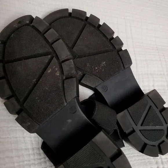 🖤 Madden Girl Harley 🖤 Black Strappy Block Heel Sandals Size 10 Classic Boho