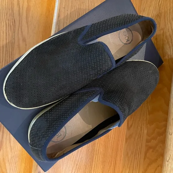 1901 Malibu Perforated Loafer Navy Nubuck Men's Size 10.5