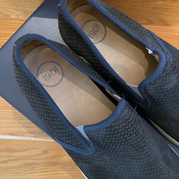 1901 Malibu Perforated Loafer Navy Nubuck Men's Size 10.5