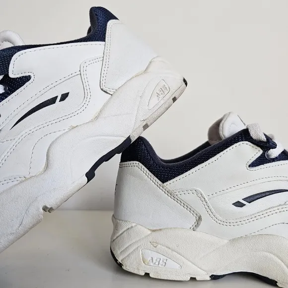 1996 LA Gear Women’s White Workout Walking Trainers Split Leather Sneakers 7.5
