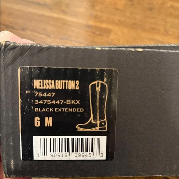 $259 Frye Melissa Button 2 Boots - Leather riding boots Sz 6