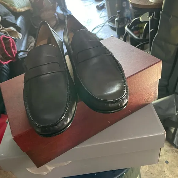 $395 New Pauli black loafers size 13 D