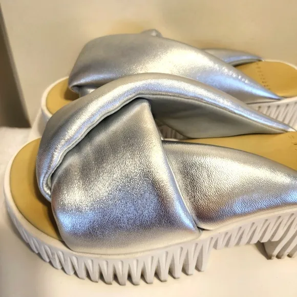 4CCCCEES &quot;Plia Anda&quot; Metallic Silver Leather Sandals Sz.7/37 Ret $315 Worn Once!