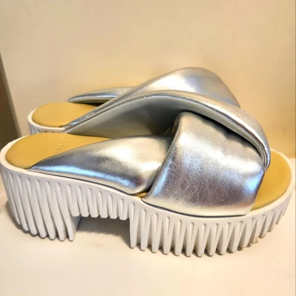 4CCCCEES &quot;Plia Anda&quot; Metallic Silver Leather Sandals Sz.7/37 Ret $315 Worn Once!
