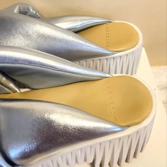 4CCCCEES &quot;Plia Anda&quot; Metallic Silver Leather Sandals Sz.7/37 Ret $315 Worn Once!