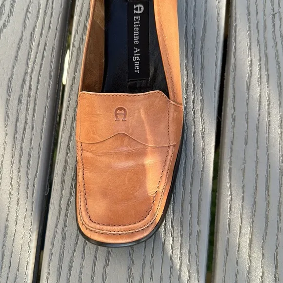 🤎A Etienne Aigner Jannie Size 5.5 Light Brown all Leather….