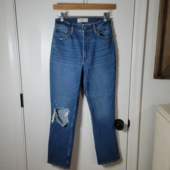 Abercrombie &amp; Fitch Curve Love Ankle Straight Ultra High Rise Jeans Size 26/2