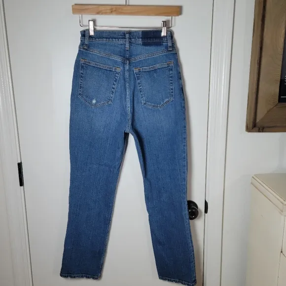 Abercrombie &amp; Fitch Curve Love Ankle Straight Ultra High Rise Jeans Size 26/2