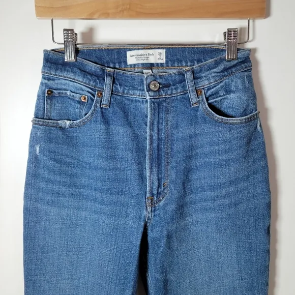 Abercrombie &amp; Fitch Curve Love Ankle Straight Ultra High Rise Jeans Size 26/2