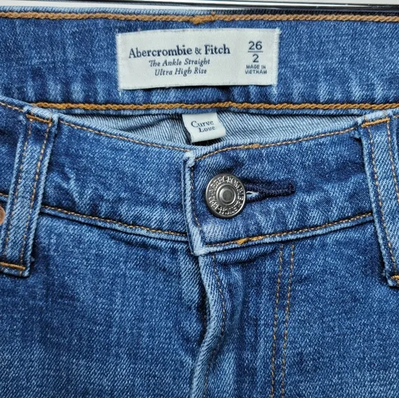 Abercrombie &amp; Fitch Curve Love Ankle Straight Ultra High Rise Jeans Size 26/2