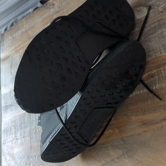 🌿ADIDAS NMDR1 SNEAKERS🌿