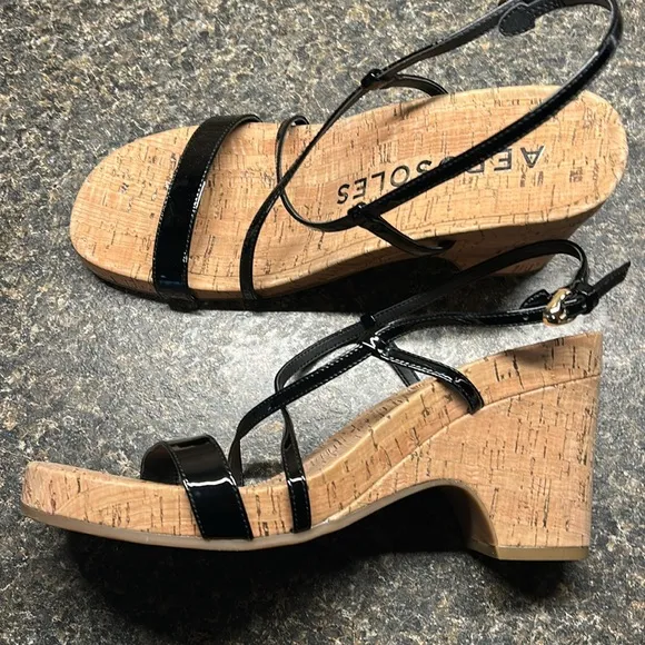 Aerosoles Miles Black Strappy Sandals NWOB