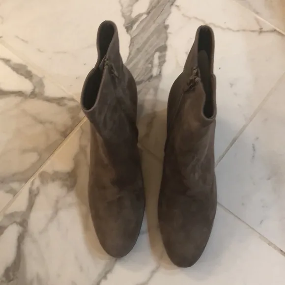 AGL Attilio Giusti Leombruni suede boot Pewter size 40 US 10 new in box fall