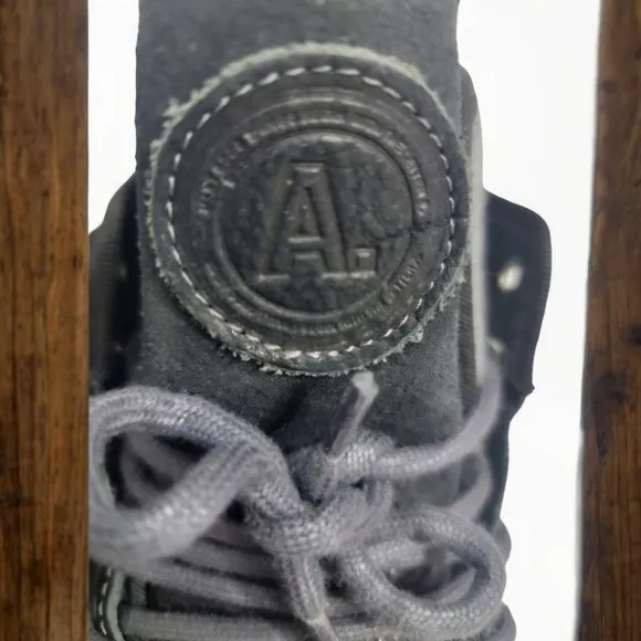 Aldo Men's size 9.5 Euro 42.5 dress casual black leather lace-up ankle boots.