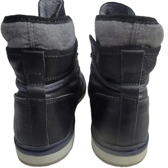 Aldo Men's size 9.5 Euro 42.5 dress casual black leather lace-up ankle boots.
