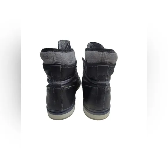 Aldo Men's size 9.5 Euro 42.5 dress casual black leather lace-up ankle boots.