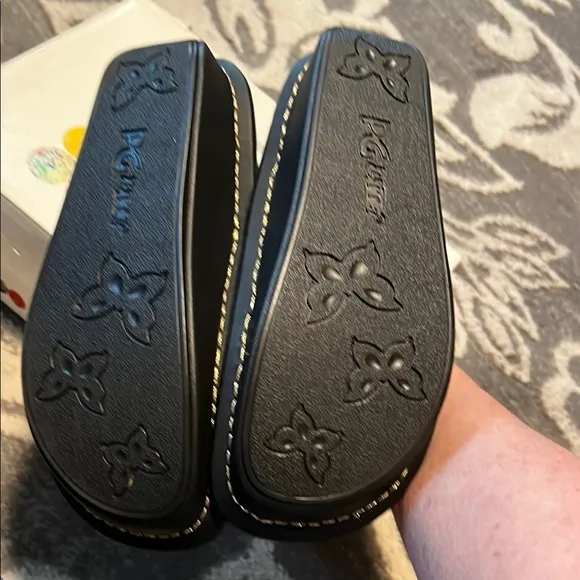 Alegria Gold Sandals with Crisscross Straps size 37