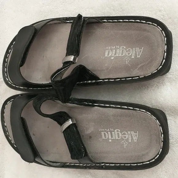 Alegria Karmen Black Metallic Fun Sandal, Slip-on‎