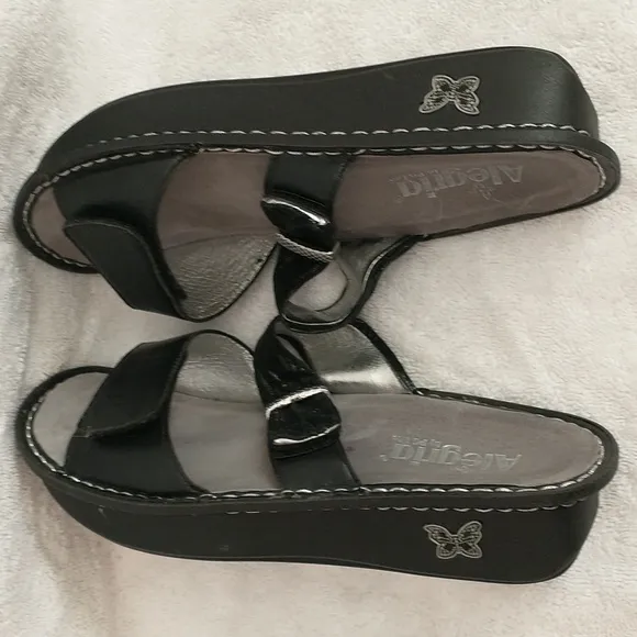 Alegria Karmen Black Metallic Fun Sandal, Slip-on‎
