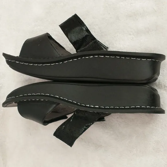 Alegria Karmen Black Metallic Fun Sandal, Slip-on‎