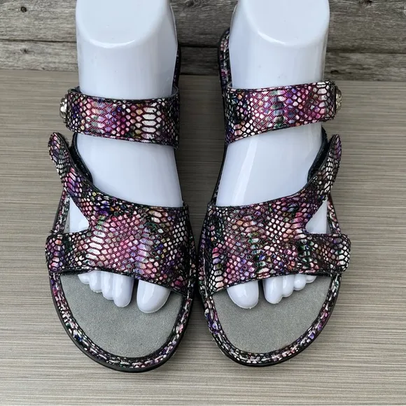ALEGRIA LOTI LOT -299  METALLIC WEDGE STRAPPY SANDALS SIZE 38