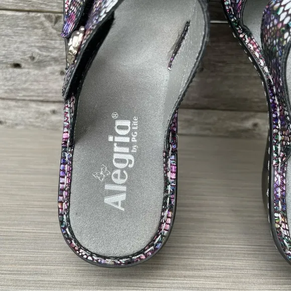ALEGRIA LOTI LOT -299  METALLIC WEDGE STRAPPY SANDALS SIZE 38