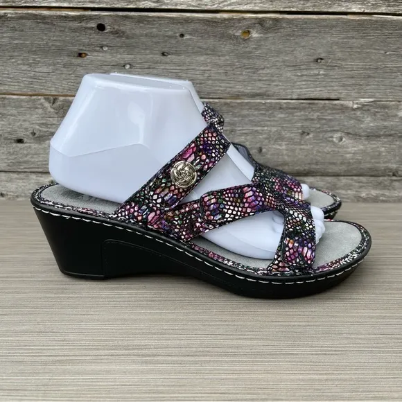 ALEGRIA LOTI LOT -299  METALLIC WEDGE STRAPPY SANDALS SIZE 38