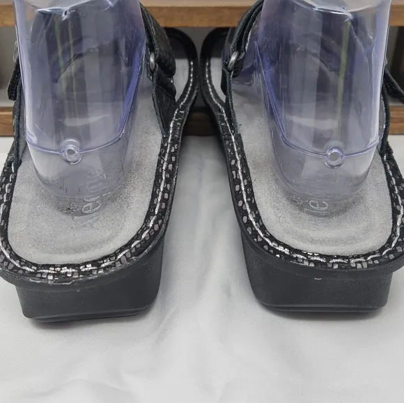 Alegria Womens Silver Carina Pewter Dazzler Slip On Thong Sandals 42
