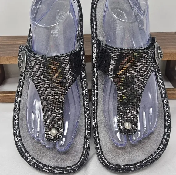 Alegria Womens Silver Carina Pewter Dazzler Slip On Thong Sandals 42