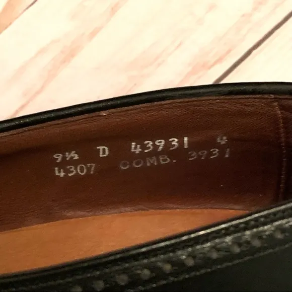Allen Edmonds Black Kiltie Winslow Loafer with Brogue Wingtip design , size  9.5