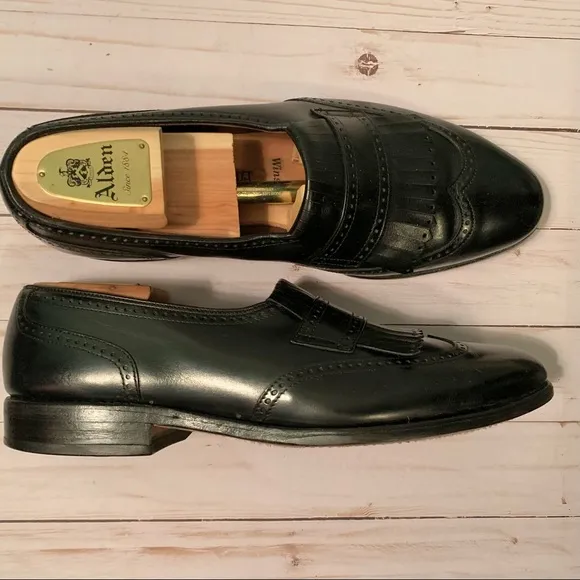 Allen Edmonds Black Kiltie Winslow Loafer with Brogue Wingtip design , size  9.5