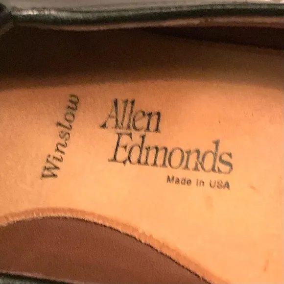 Allen Edmonds Black Kiltie Winslow Loafer with Brogue Wingtip design , size  9.5