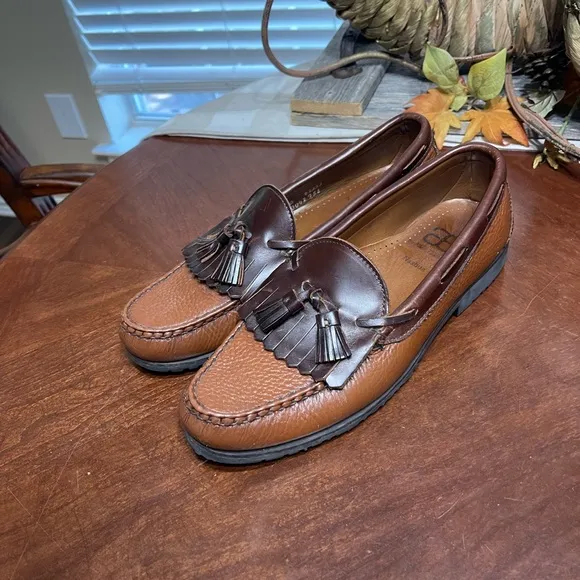 Allen Edmonds Nashua Moccasin  Loafers kiltie tassels slip on