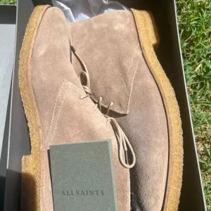 AllSaints Luke Suede Desert Boots in Taupe