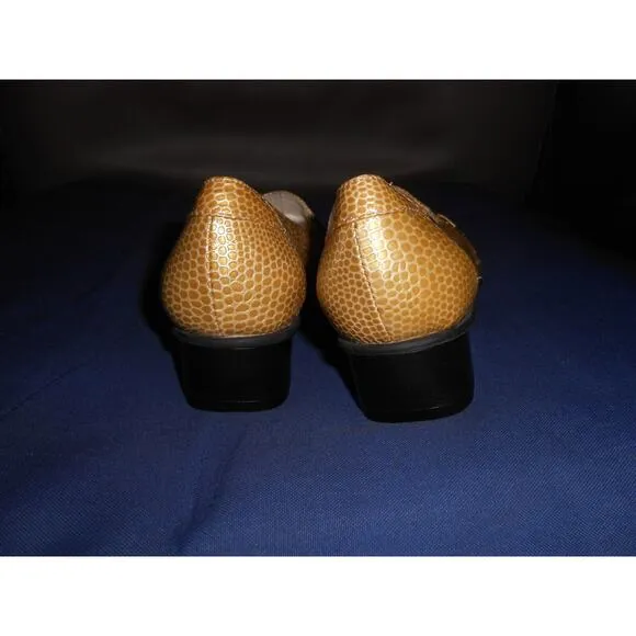 Amalfi Womens Loafers LIGHT TAN Patent Croc Leather Slip On Heeled Size 4