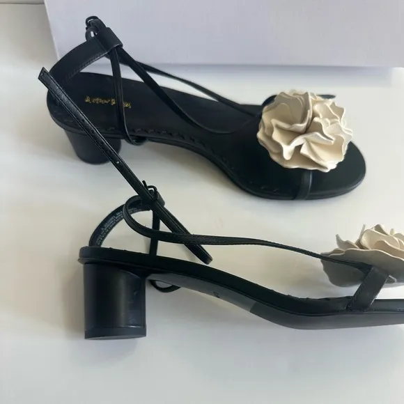 &amp; Other StoriesWomen's Natural Strappy Leather Sandals with flower