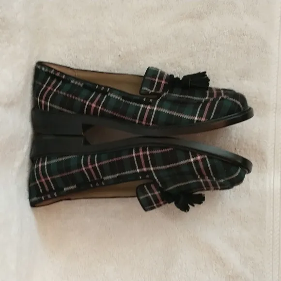 Ann Taylor Plaid Tassel Loafer Women's Size 7 Pink Green And Black