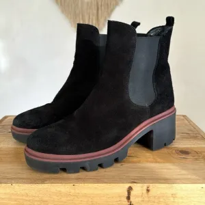 Antonia De Faria Tara Chelsea Black Suede Leather Lug Block Heel Boot Size 9