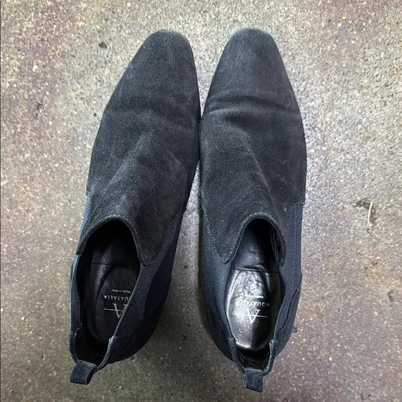 Aquatalia Black Chelsea Boots Sleek Suede Design